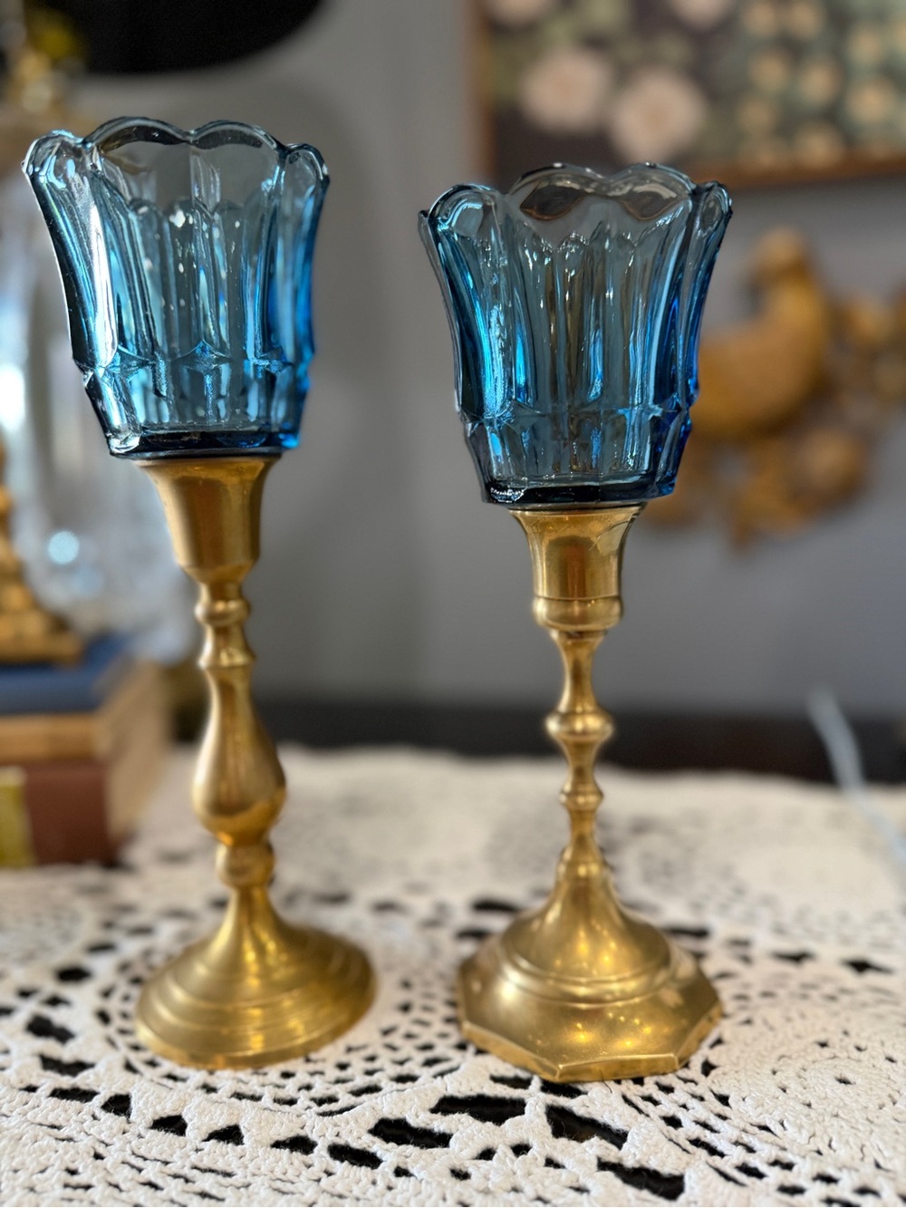 Set of  2 HOMCO BLUE Tulip PEG Votive Cup Candle Holder With Brass Candlesticks